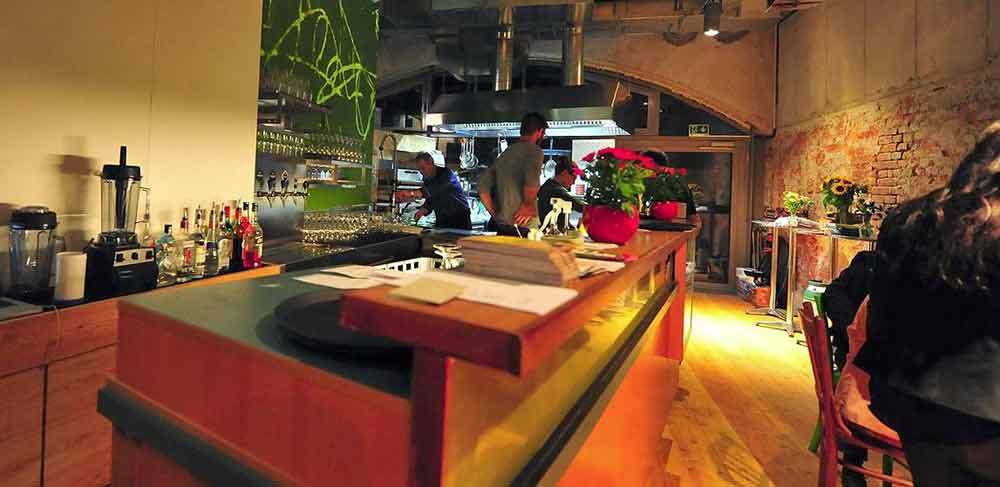 Garage 01: Bar-Restaurant im Stil von  Berlin